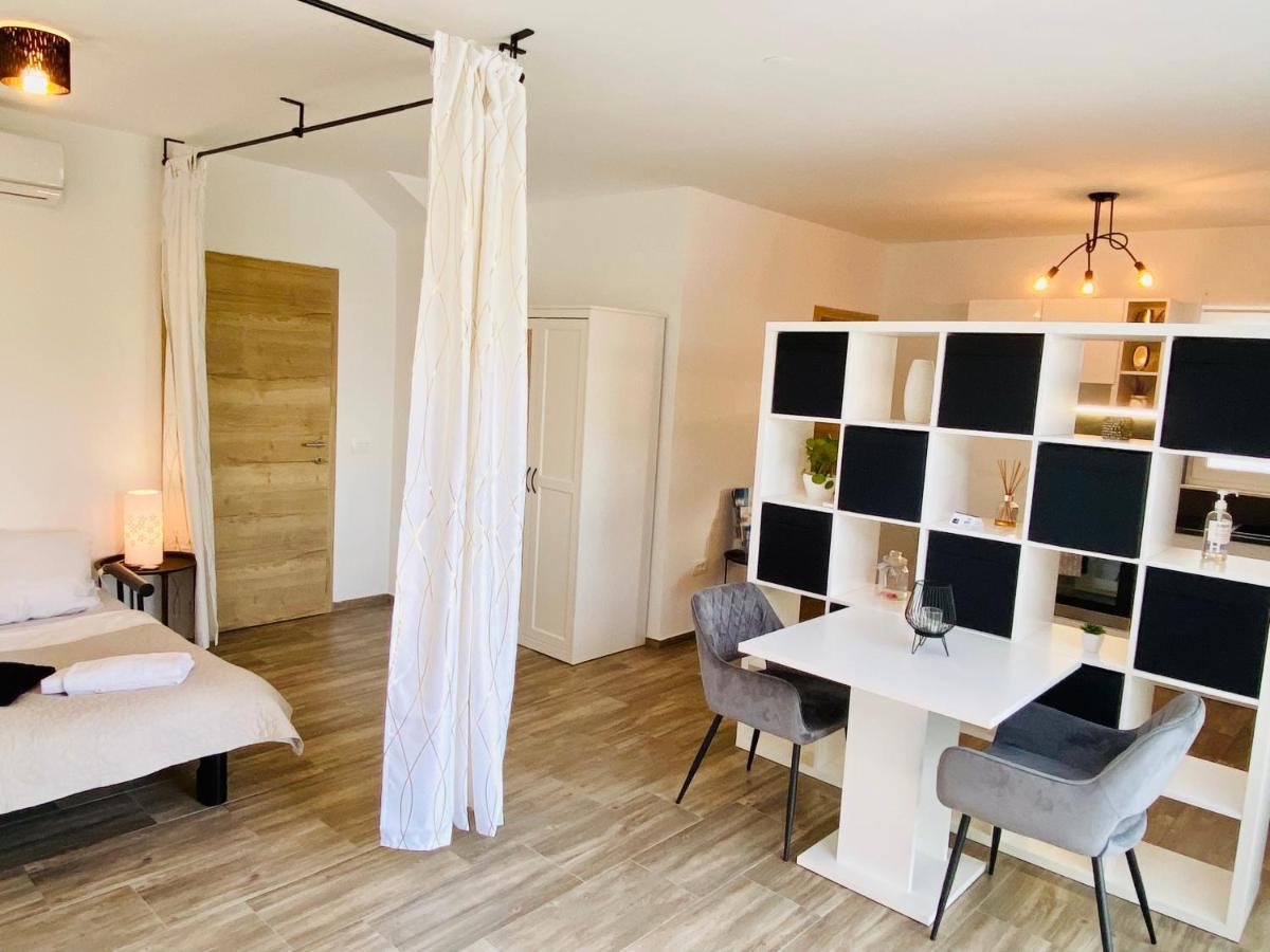 Studio For2 In Opatija Eksteriør billede